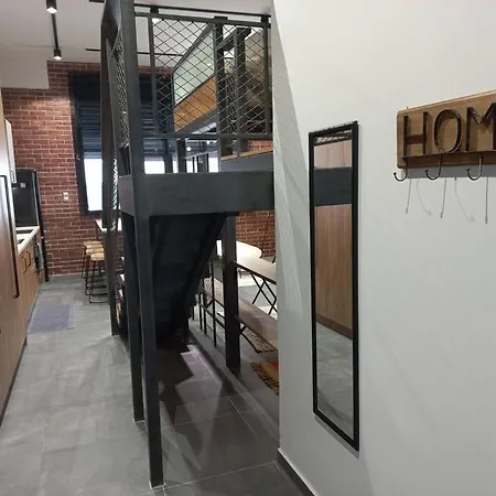 Centrally Located Loft Apartment Volos